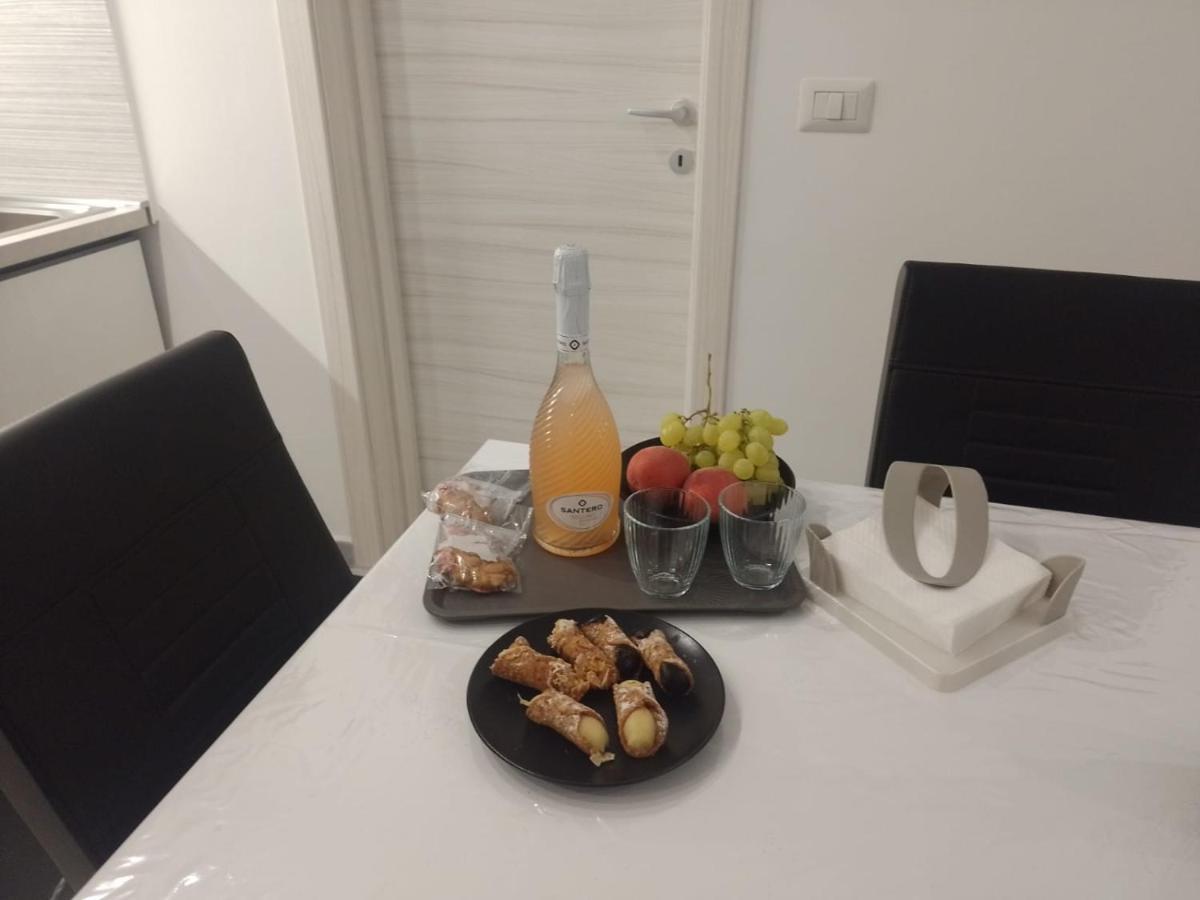 Apartamento La Maison De Genevieve Aci Trezza Exterior foto